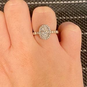 Diamond engagement ring